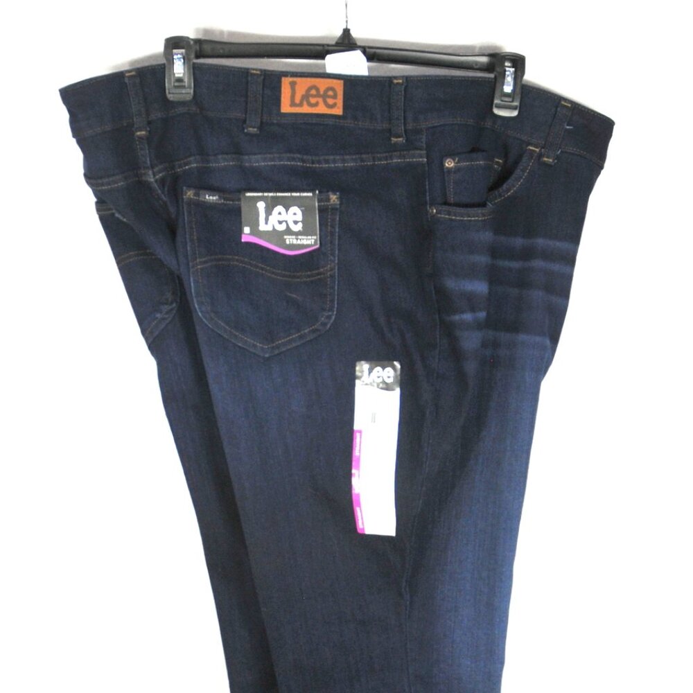 Lee Women's Jean's 26W Petite Straight Leg Regular Fit Midrise Denim NWT